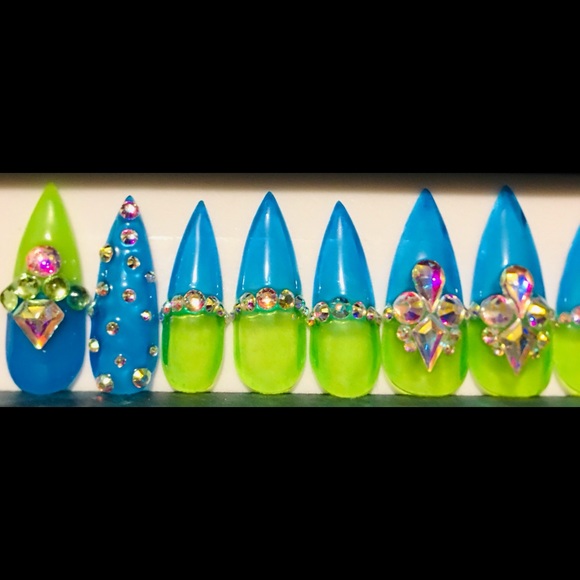 Green Apple Smurfette2 Press On Nails - Picture 5 of 8